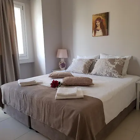 Apartment Old Port