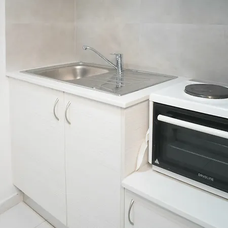Old Port Apartment *